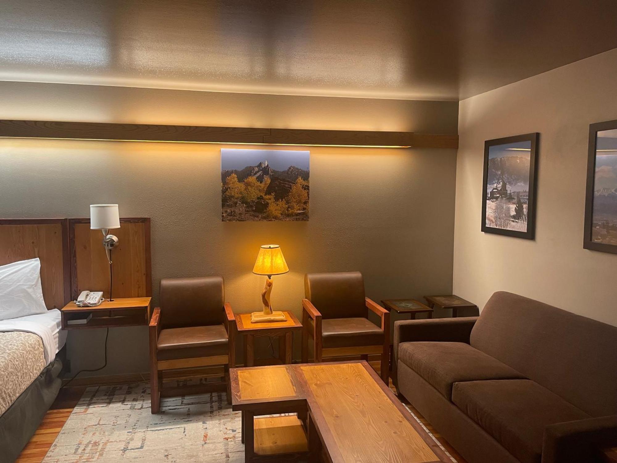 Rocker Inn Butte Room photo
